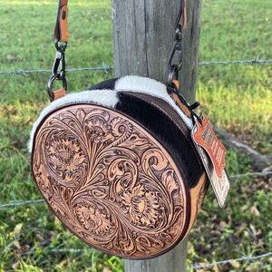 🤎🤍🖤American Darling Western Genuine Leather and Cowhide Canteen Handbag ❤️SALE❤️